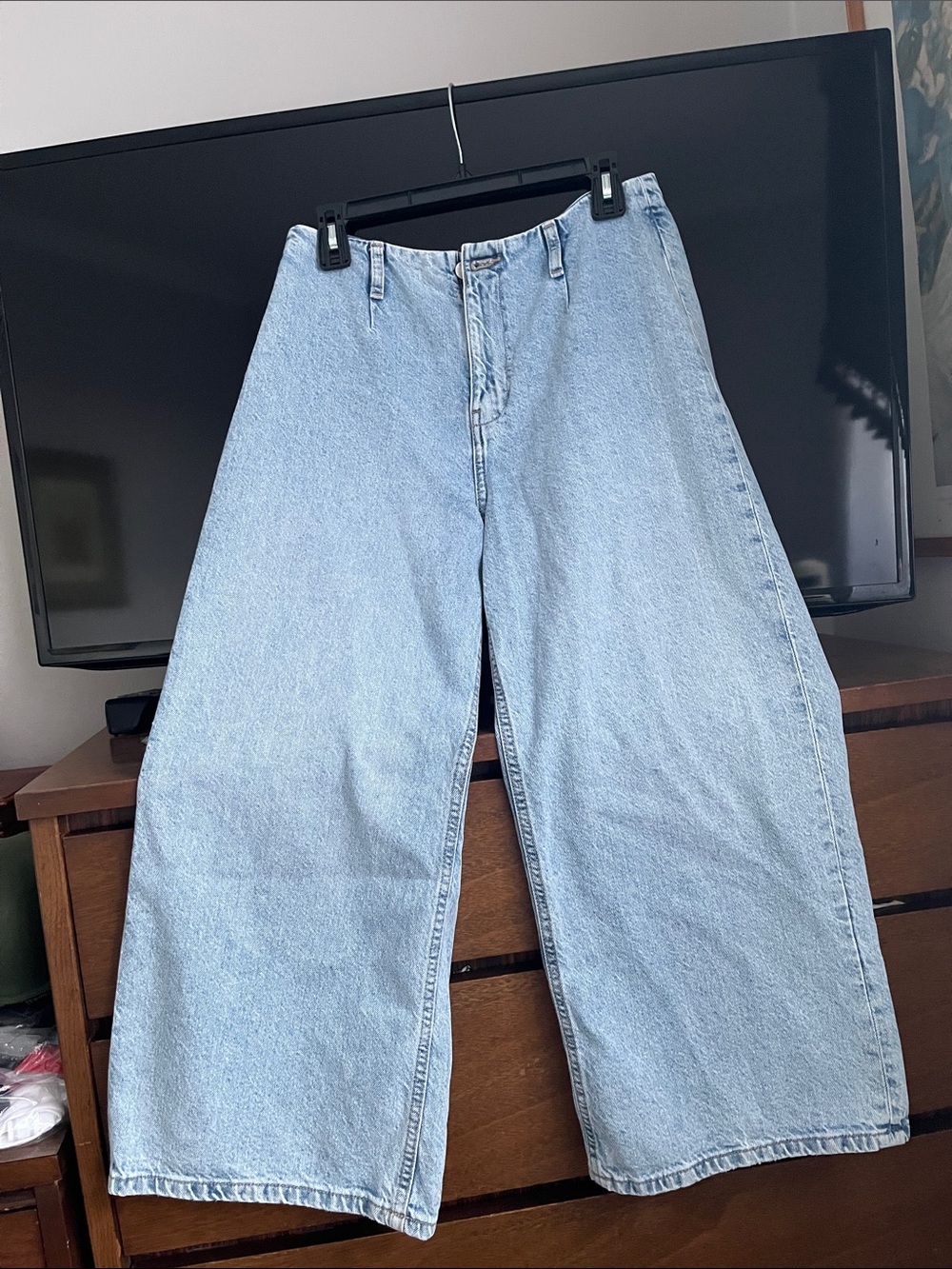 Brand new, never worn Reserved Light Blue Wide-Leg Women’s Jeans.